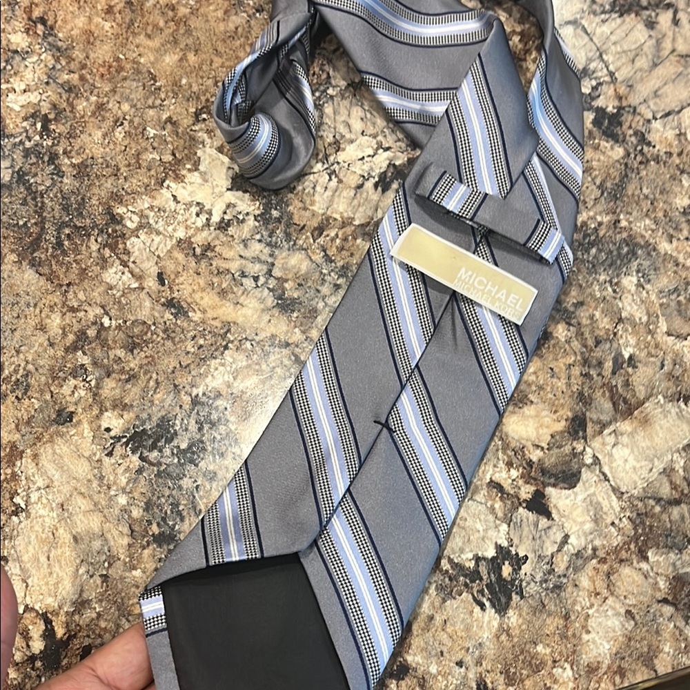Michaels Kors Men's Gray Striped Tie